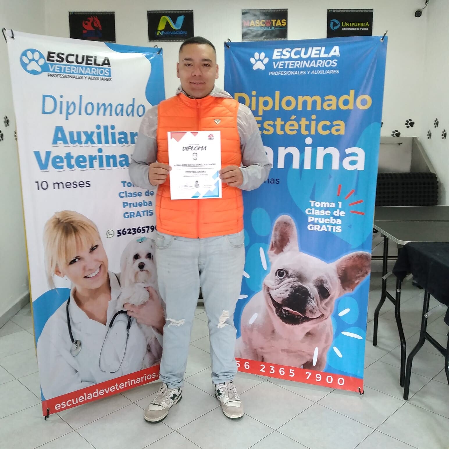 Graduado AVET con diploma